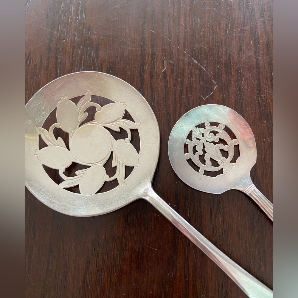 ORIGINAL ROGERS c1960 HUTTON PATTERN SILVERPLATED TOMATO SERVER & Bon Bon Serve - Picture 2 of 8